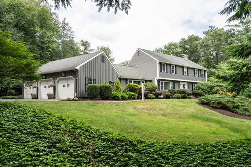 341 W Mountain Rd, West Simsbury, CT, 06092-2910 | Card Image