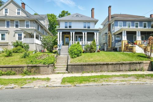 456 Willow St, Waterbury, CT, 06710-1316 | Card Image
