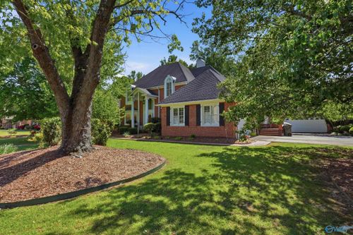 1544 Blackhall Ln Se, Decatur, AL, 35601-6916 | Card Image
