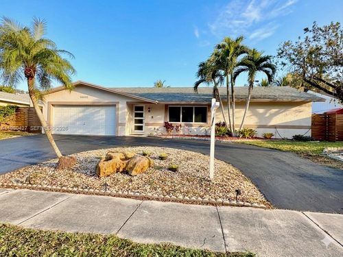 11600 Sw 113th Pl, Miami, FL, 33176-3821 | Card Image