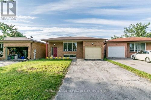 lower-3 Buchanan St, Barrie, ON, L4M6B7 | Card Image