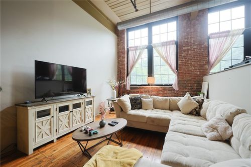 apt-103-685 Social St, Woonsocket, RI, 02895-8224 | Card Image