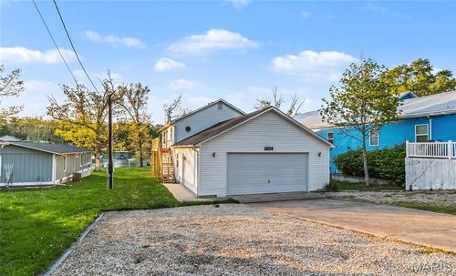 1938 Lakeshore Dr, Cuba, MO, 65453-9686 | Card Image