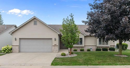 44 Penbrook Circle, APPLETON, WI, 54913 | Card Image