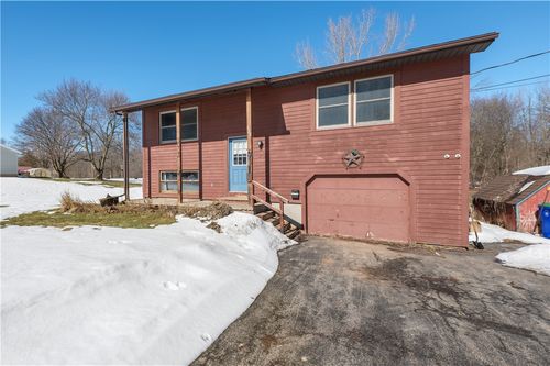 575 Moore St, Albion, NY, 14411-1135 | Card Image
