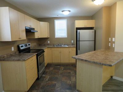 5 - 5524 49 Ave, Condo with 1 bedrooms, 1 bathrooms and null parking in Lloydminster SK | Image 1