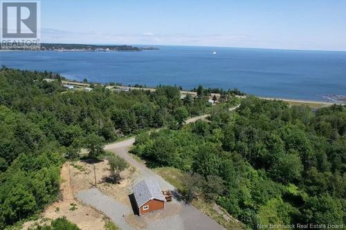 32 Wellington Dr, Grand Manan, NB, E5G1M8 | Card Image