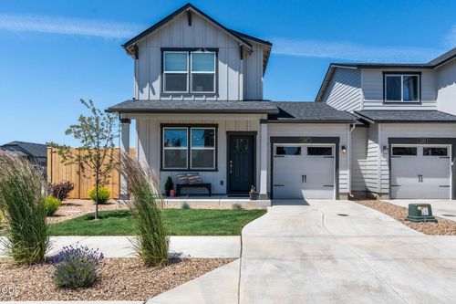 3307 Nw 8th Street, Redmond, OR, 97756 | Card Image