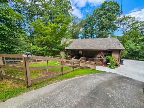 61 Chickasaw Ct, Ellijay, GA, 30540-9628 | Card Image