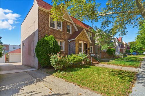 8840 207th St, Queens Village, NY, 11427-2236 | Card Image