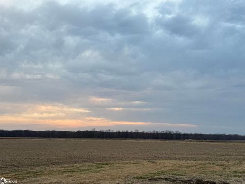 28381 202nd Ave, Sigourney, IA, 52591-8415 | Card Image