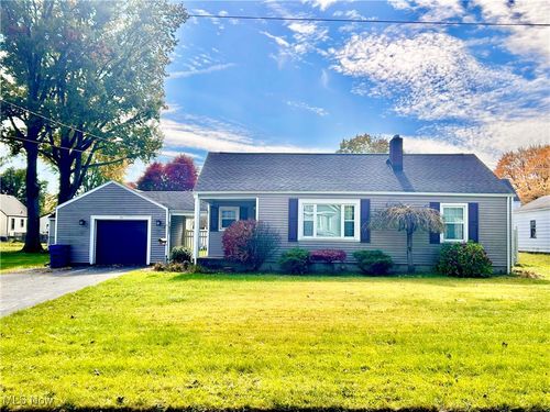 20 Helena Dr, Struthers, OH, 44471-1503 | Card Image