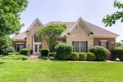 910 Freedom Cir, Sycamore, IL, 60178-2513 | Card Image