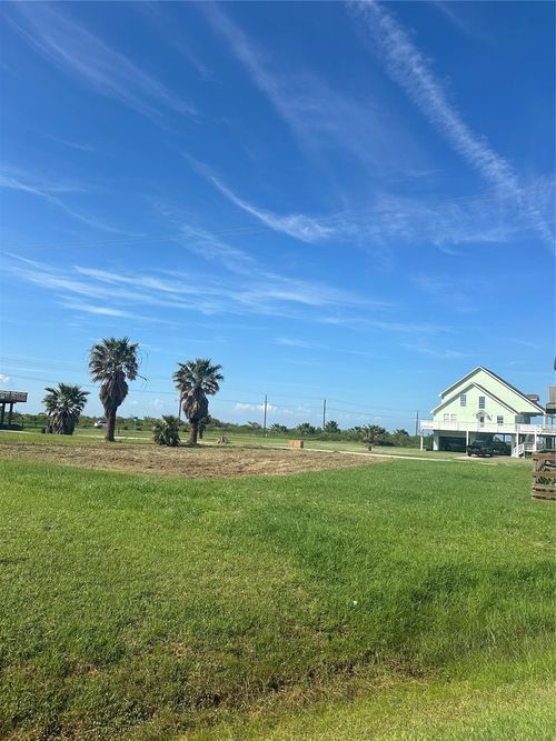 981 Sail Fish, Crystal Beach, TX, 77650 | Card Image