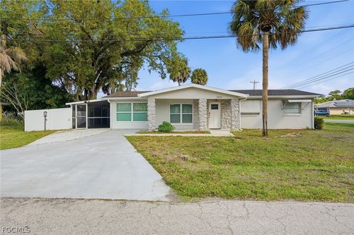 1870 Queen Ct, North Fort Myers, FL, 33917-2954 | Card Image