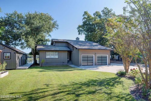 322 Pages Creek Dr, Wilmington, NC, 28411-7850 | Card Image