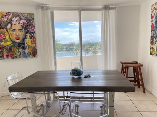 apt-624-5151 Collins Ave, Miami Beach, FL, 33140-2715 | Card Image