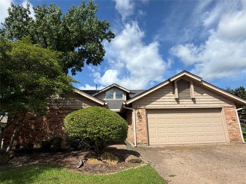 3706 Waycross Ct, Arlington, TX, 76016-3011 | Card Image