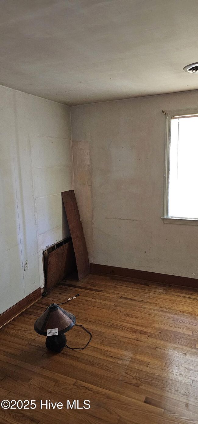 Bedroom 1 | Image 12