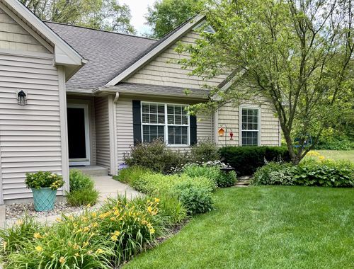 25057 Silver Oaks Boulevard Boulevard, Antwerp Township, MI, 49071 | Card Image