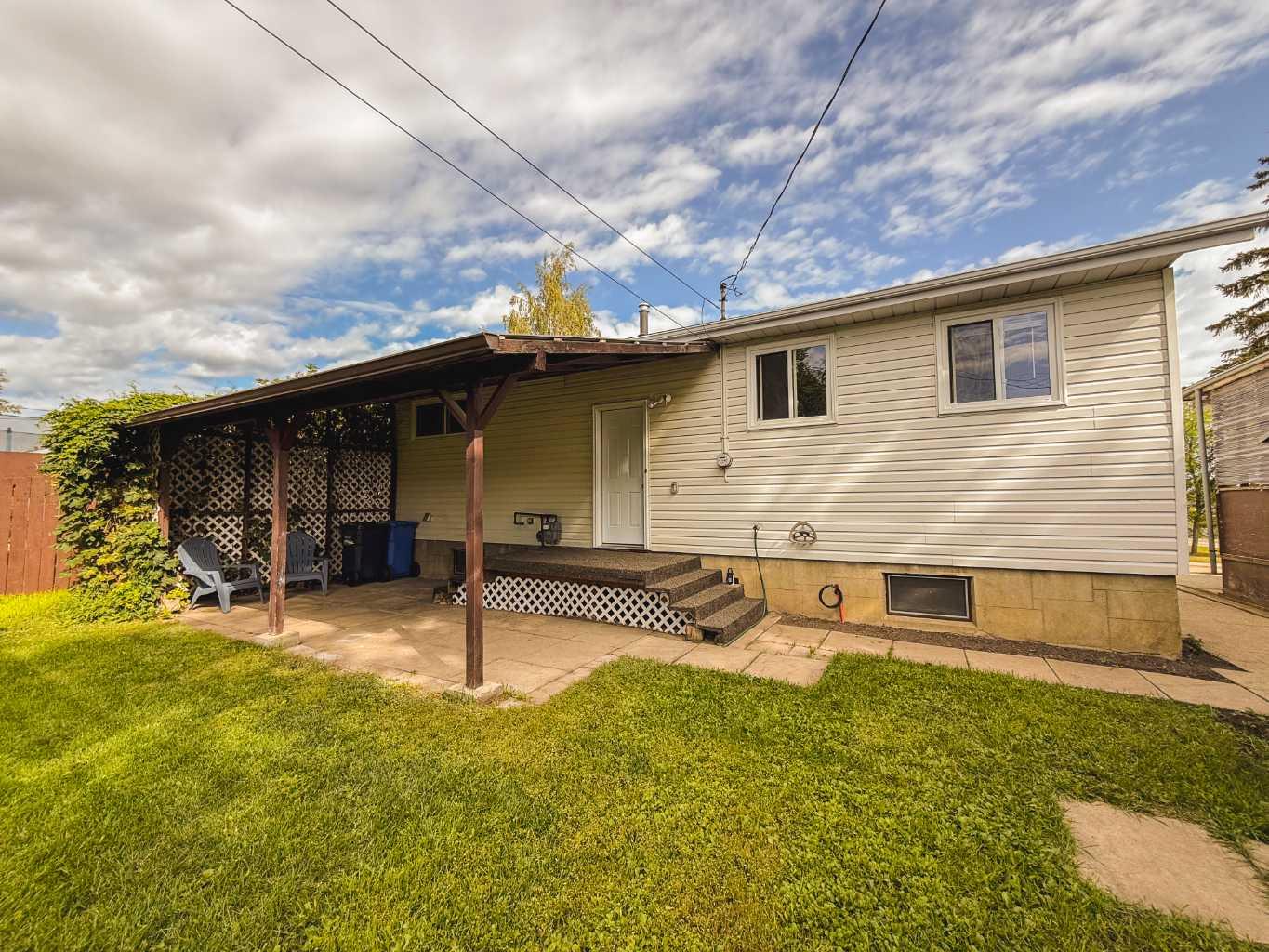 Residential in Spirit River 4