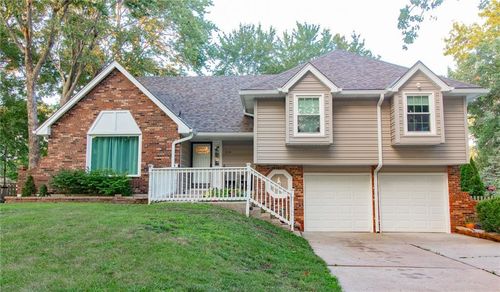 1139 Ne Clubhouse Ct, Lee's Summit, MO, 64086-3135 | Card Image