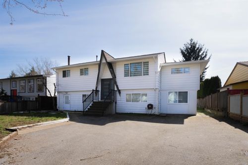 17396 62a Ave, Surrey, BC, V3S5J1 | Card Image
