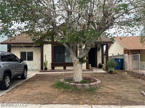 6648 Fredonia Dr, Las Vegas, NV, 89108-2721 | Card Image