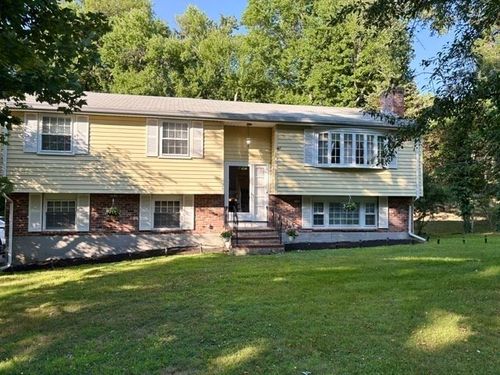 29 Old Coach Rd, Canton, MA, 02021-1622 | Card Image