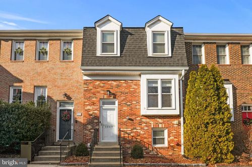 3848 Brighton Ct, Alexandria, VA, 22305-1574 | Card Image