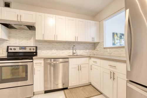 205-2950 N Palm Aire Dr, Pompano Beach, FL, 33069-3462 | Card Image