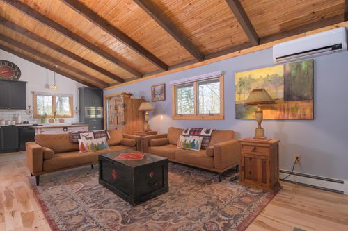 1 Bucket Ln, West Dover, VT, 05356-8926 | Card Image