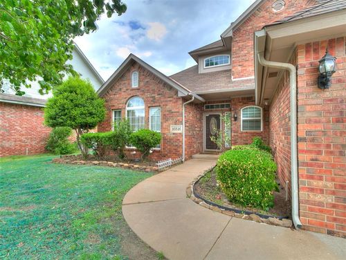 16516 Covington Mnr, Edmond, OK, 73012-7037 | Card Image