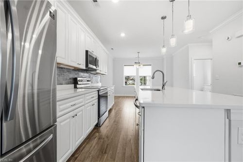 8504 Chesapeake Blvd, Norfolk, VA, 23503-5525 | Card Image