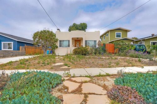 3378 N Mountain View Dr, San Diego, CA, 92116-1739 | Card Image
