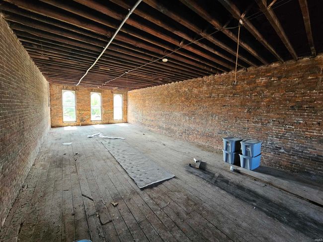 124 Main St, Home with 0 bedrooms, 5 bathrooms and null parking in Vincennes IN | Image 25