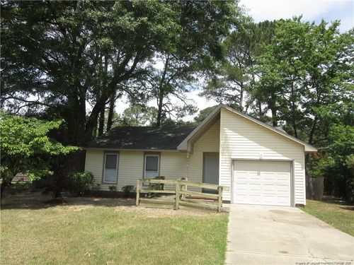 6598 Honeysuckle Dr, Fayetteville, NC, 28304-4615 | Card Image
