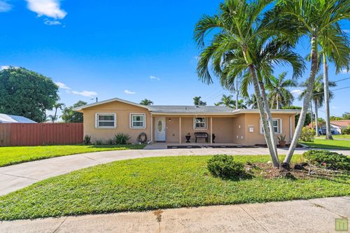 4450 Nw 10th St, Coconut Creek, FL, 33066-1532 | Card Image