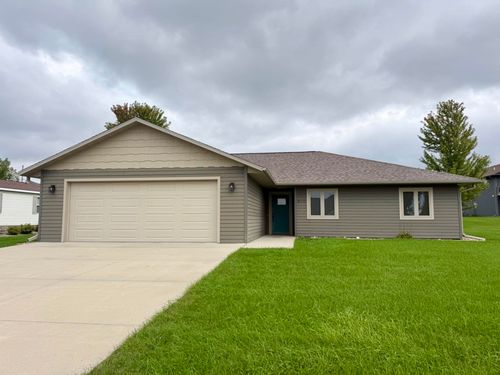810 Lakeview Dr, Arnolds Park, IA, 51331-7541 | Card Image