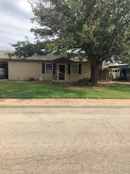 3802 Muriel Dr, Snyder, TX, 79549-5436 | Card Image