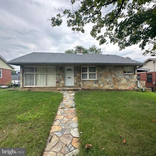 214 Molden Dr, WINCHESTER, VA, 22601-5513 | Card Image