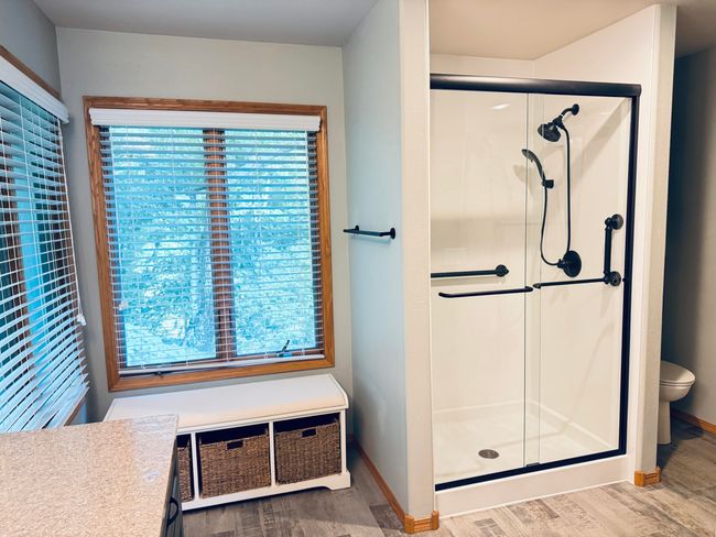 Main Upper Level Bathroom | Image 28