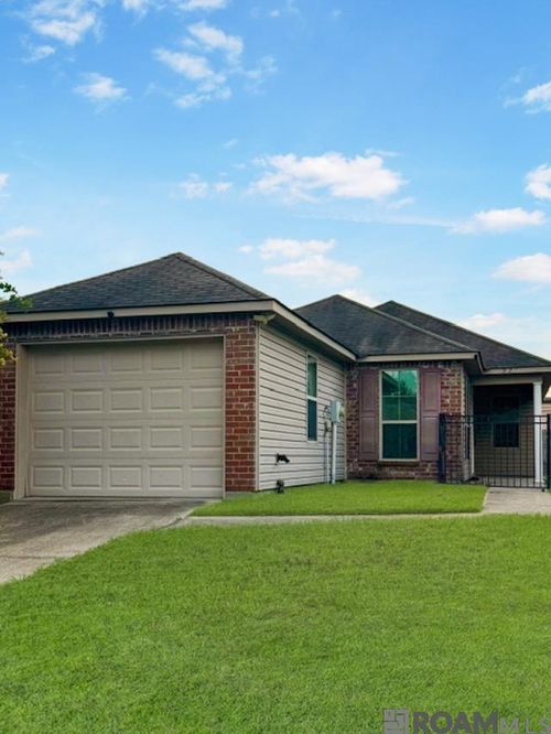 923 Sedona Pines Dr, Baton Rouge, LA, 70816-5550 | Card Image