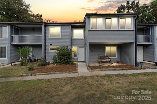 6610 Point Comfort Ln, Charlotte, NC, 28226-3942 | Card Image