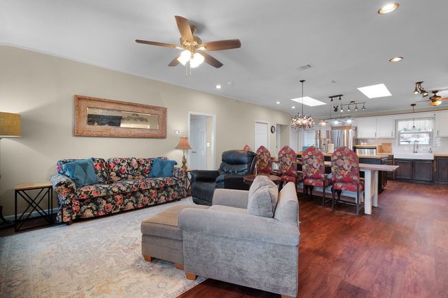 801 E Avenue C, House other with 4 bedrooms, 3 bathrooms and null parking in Lampasas TX | Image 7