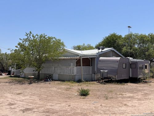 793 Fm 1986, La Pryor, TX, 78872 | Card Image