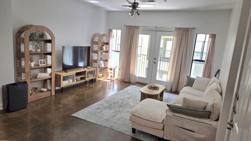 315-1803 Broadway, Nashville, TN, 37203-2761 | Card Image