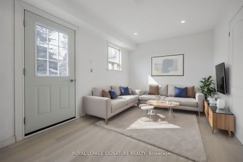 bmain-54 Tuscarora Dr, North York, ON, M2H2K3 | Card Image