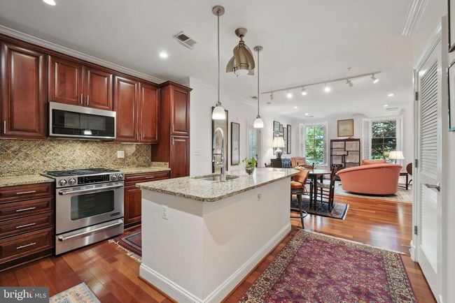 UNIT-207 - 1023 N Royal St, Condo with 2 bedrooms, 2 bathrooms and null parking in ALEXANDRIA VA | Image 4