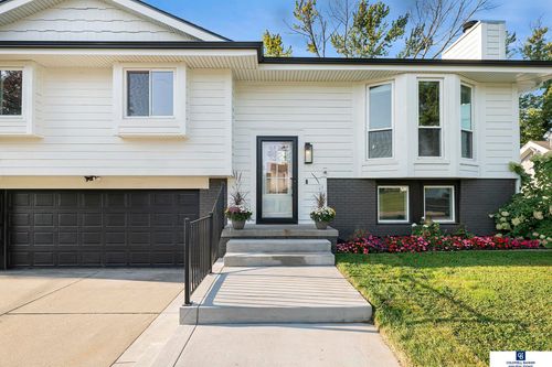 1701 Thurston Ave, Bellevue, NE, 68005-4817 | Card Image